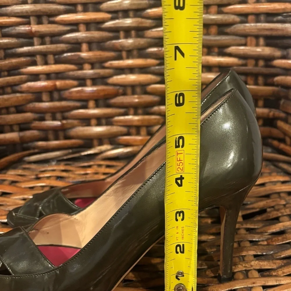 Kate Spade Dark Green Peep-Toe Heels in size 9.5 Made in Italy